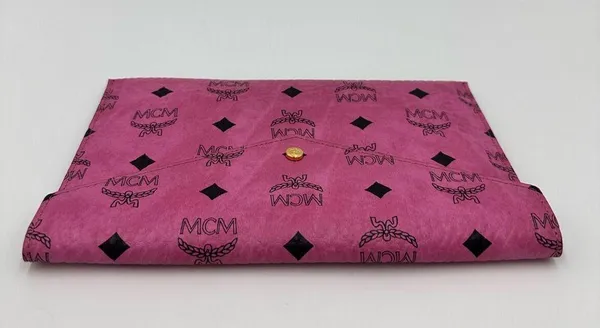 MCM
Visetos Envelope Clutch Pink - Image 6