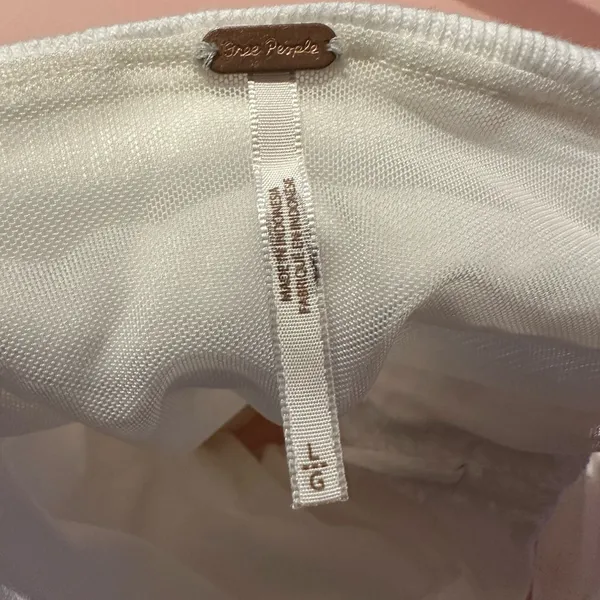NWOT Boulevard Top in white, 16” p2p lots of stretch size Large - Image 10