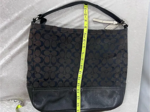 Coach Signature Hobo Bag in Black/Brown signature print canvas monogram pattern - Image 5