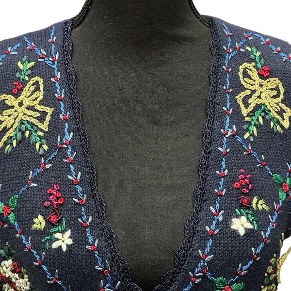 Erika II Holiday Christmas‎ Sweater Vest Embroidered Women's Size Petite Small - Image 4