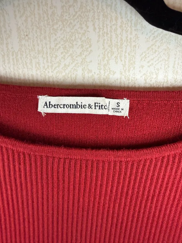Abercrombie & Fitch Red Ribbed Long Sleeve Top Size Small - Image 3