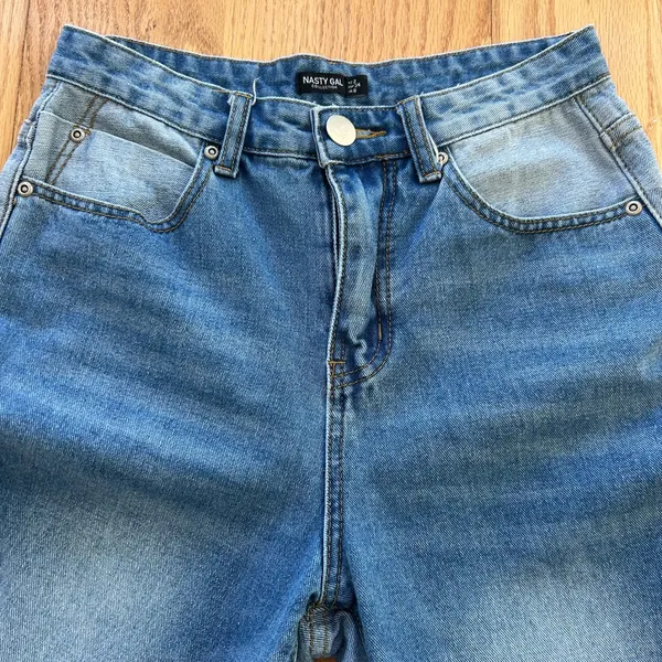 Nasty Gal Two Tones Mom Blue Jeans‎ Women’s Size 2 Inside Out Denim - Image 4