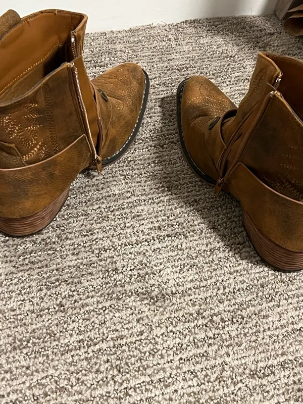 Natural Reflections Kaylee Ankle Boots women’s size 7 U.S. Cognac Brown - Image 7