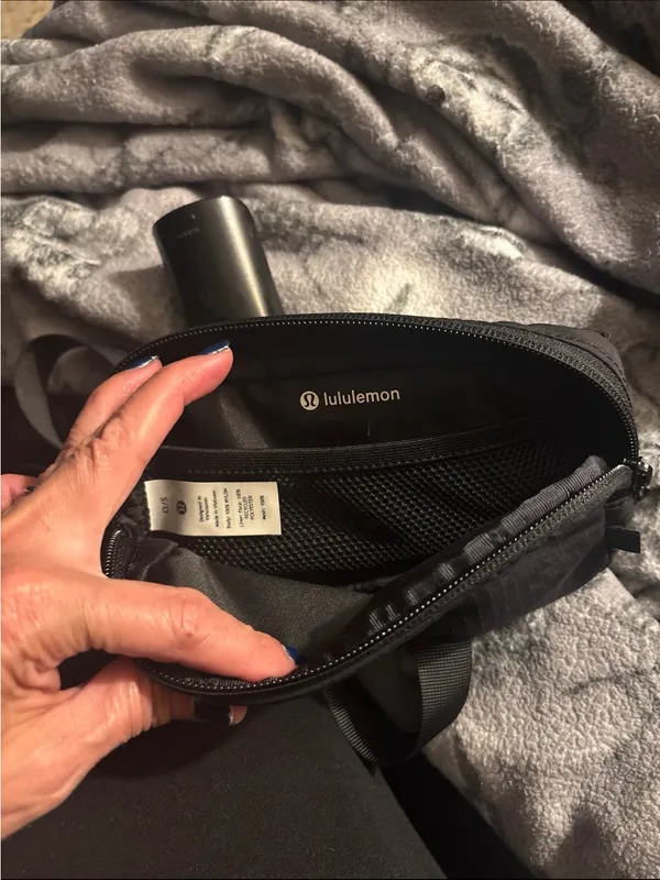 Lululemon mini everywhere belt bag - Image 4