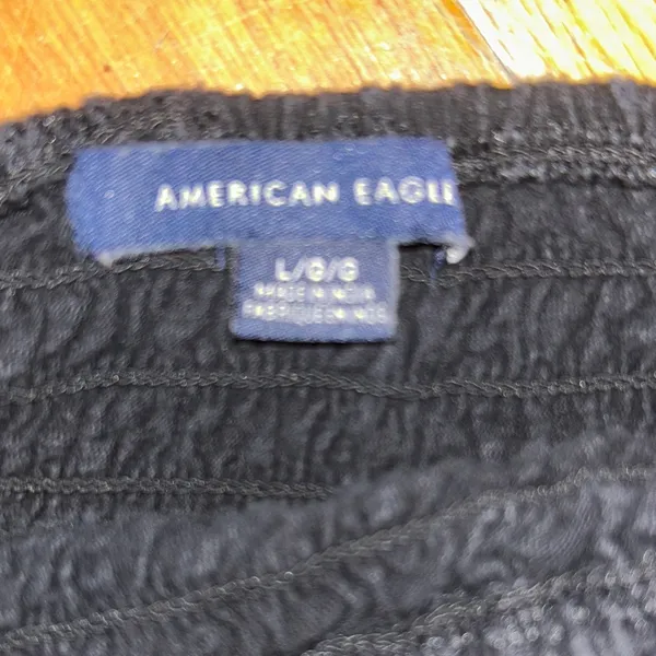 American Eagle‎ Outfitters Black Smocked Blouse Size L Cropped - Image 4