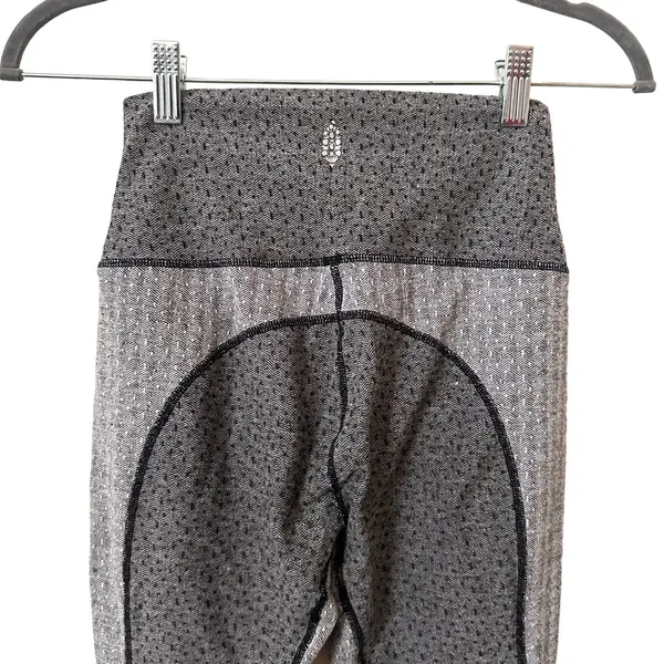 FREE PEOPLE MOVEMENT Patterned Knit‎ Workout Leggings Sz XS - Image 2