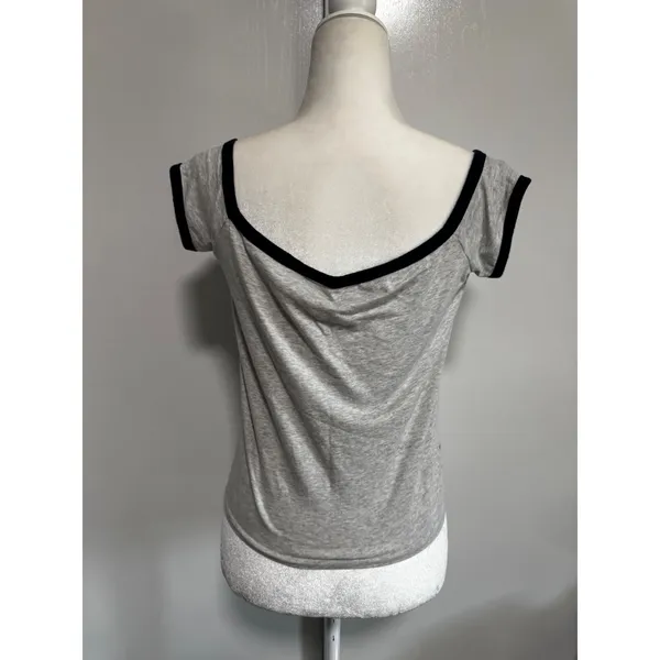 Hollister Womens Gray Graphic Tee Navy Trim V-Back Short Sleeve Top Size Large - Image 2