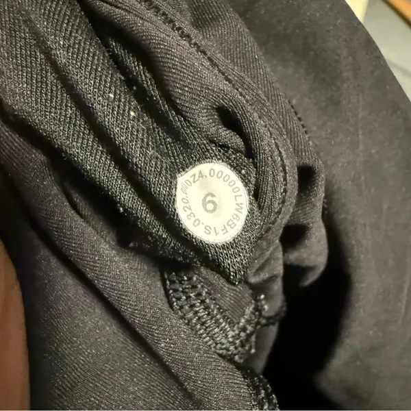 Lululemon Wunder Under Crop High-Rise *Roll Down Scallop Full-On Luxtreme 23" - Image 5