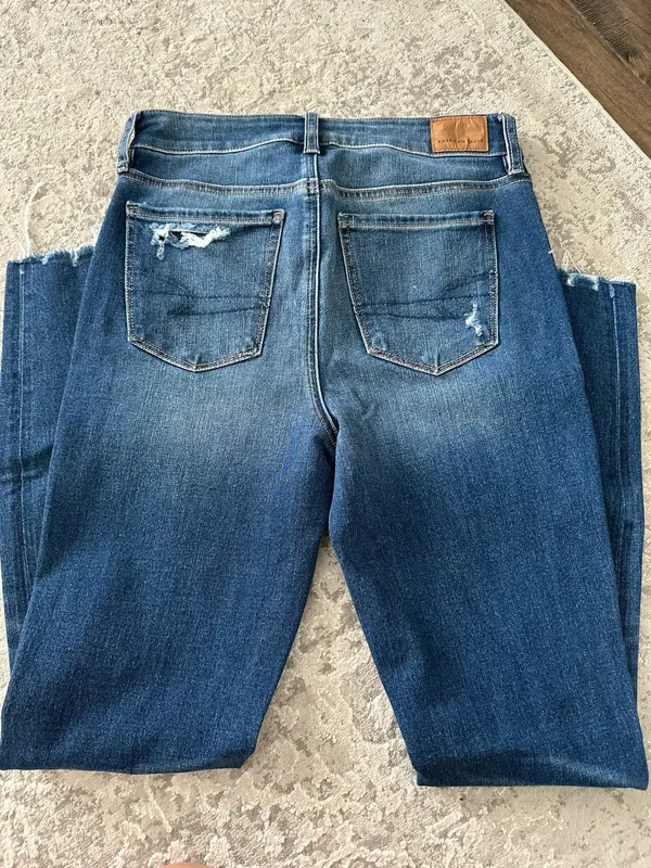 American Eagle Jeans - Image 3