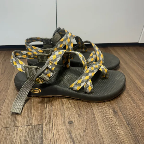 Chaco Z/2 Classic Sandals Women 8 Gray Yellow Quilt Golden Double Strap Toe Loop - Image 2