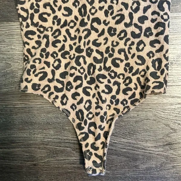 Abercrombie & Fitch Soft A & F Cozy Leopard Print Long Sleeved Bodysuit Small - Image 9