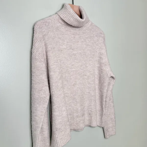 NWT H&M Wool Rib Knit Turtleneck Sweater Grey Oatmeal Women’s Size Medium - Image 3