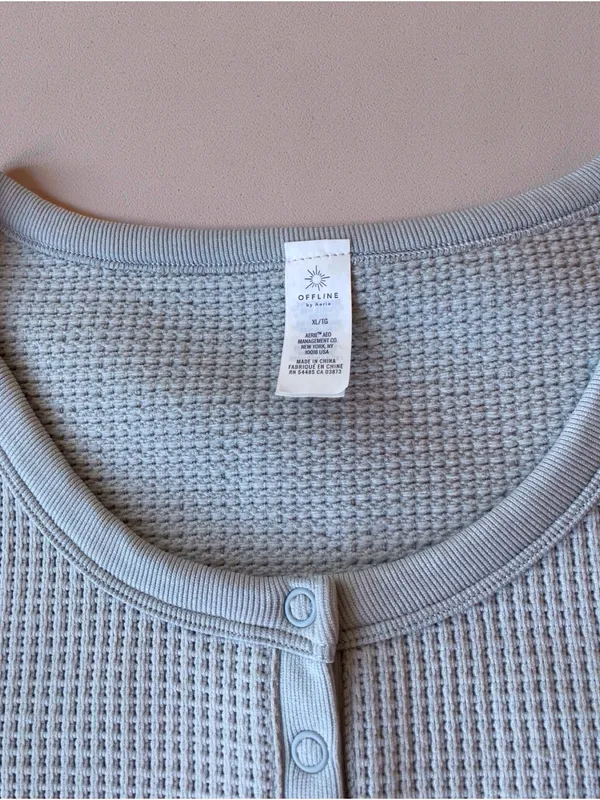 Aerie OFFLINE Main Squeeze Waffle Crop Henley Gray Women’s XL - Image 4