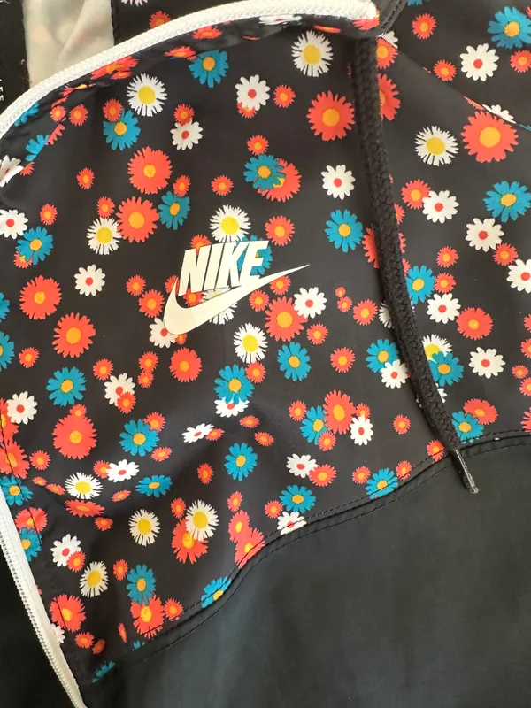 Nike Windbreaker Zip-Up - Image 3