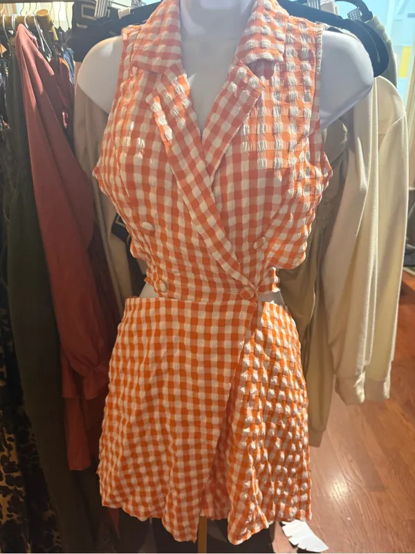 SHEIN Orange Gingham Sleeveless Wrap Romper - Image 8