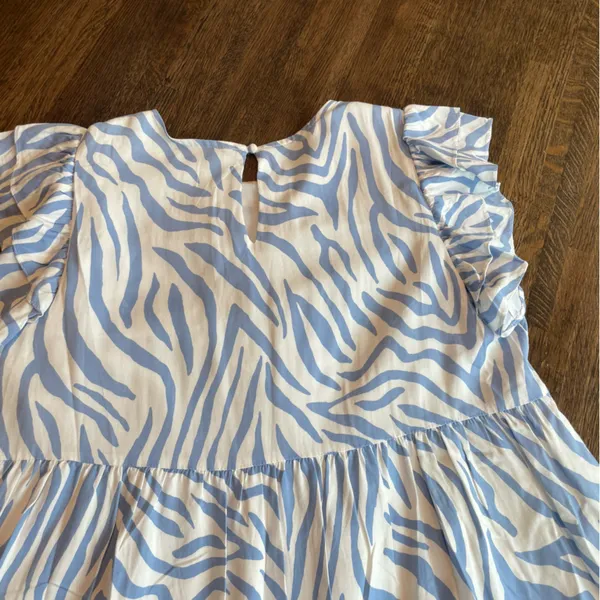 THML Blue and White Pattern Short Sleeve Dress Boho- Size M - Image 4