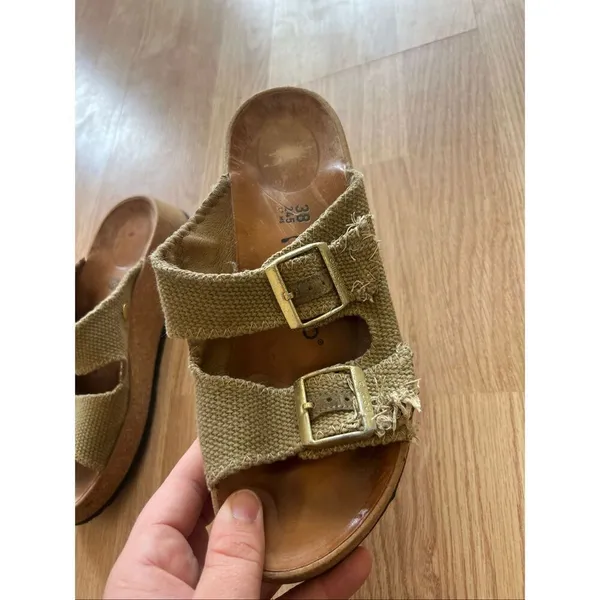 Papillio By Birkenstock Woman’s Sandals Size 7 (38) Preowned -Flaws - Image 3