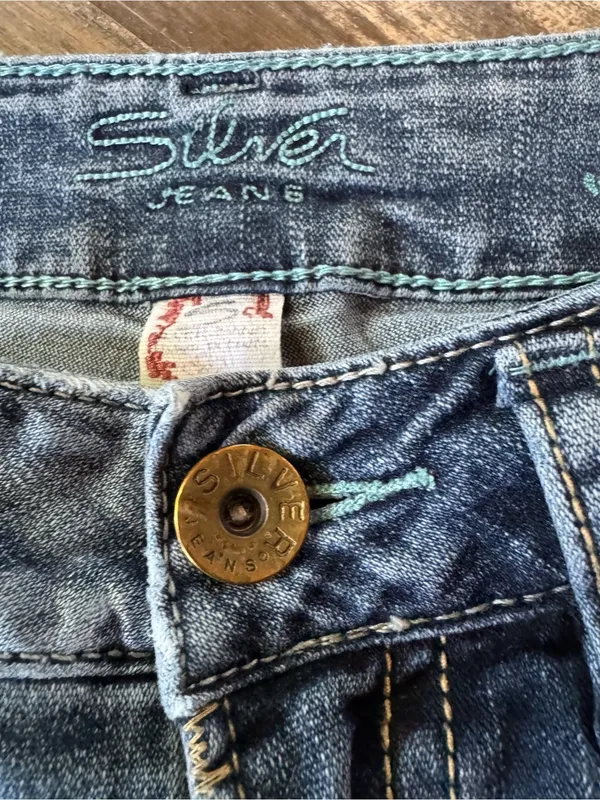 Distressed Suki Silver Jeans Medium Blue Bootcut Jeans size 27 - Image 13