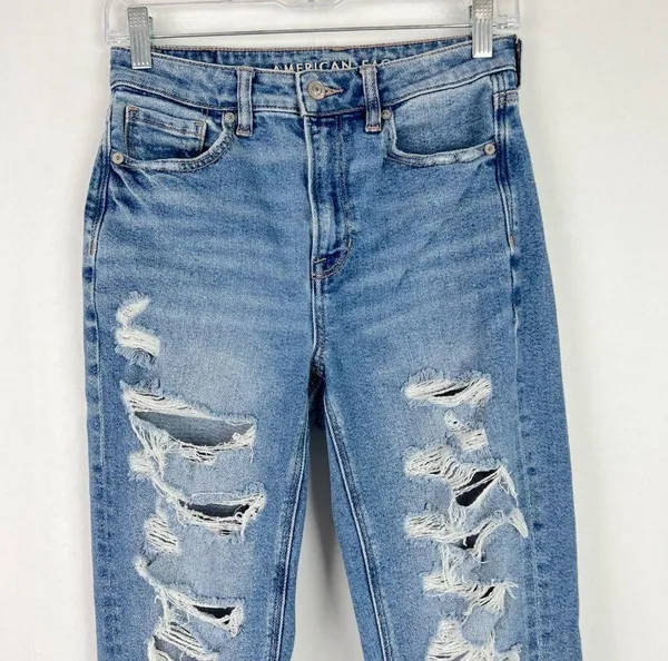 American Eagle Distressed Stretch Mom Jean Ankle Length Size 2 EUC T2586 - Image 2