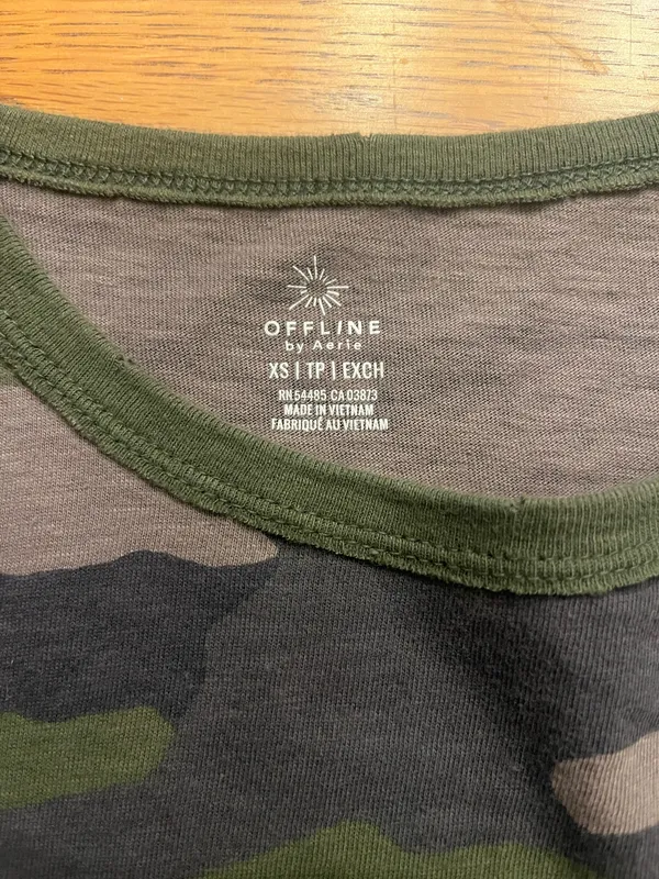 Aerie Camouflage Crew Neck Pocket T-Shirt - Green/Gray - Image 2