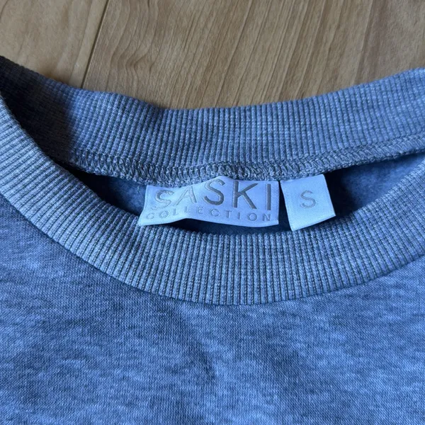 Gray Cropped Sweatshirt - Image 2