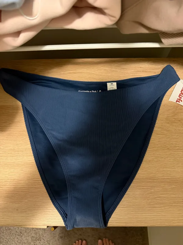 NWT Abercrombie Swim Suit L Top XL Bottom - Image 3