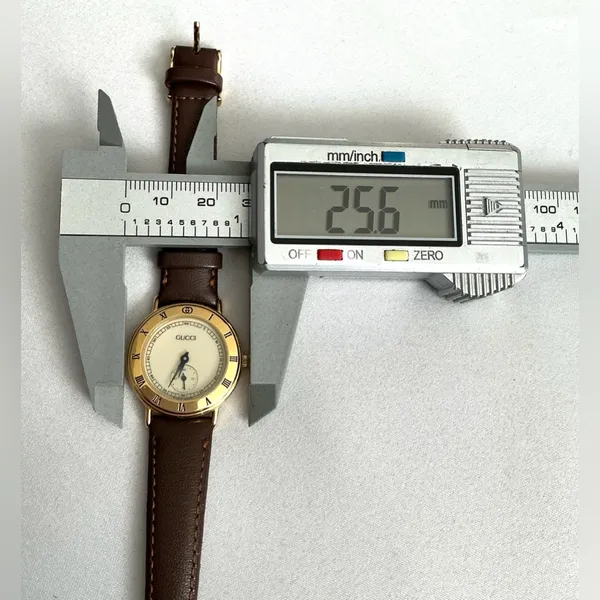 Ladies GUCCI wristwatch 💛🤎🤍💛 - Image 9