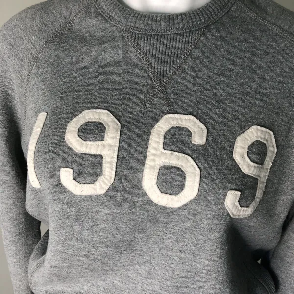 GAP 1969 Retro Spellout 80s‎ Pullover Sweatshirt Crewneck Logo Size Small - Image 3