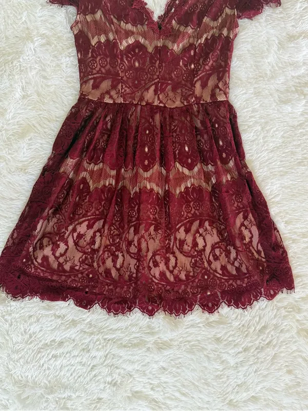 Alya Burgundy Lace Dress XS Womens V Neck Short Sleeve Cocktail Skater Mini - Image 6