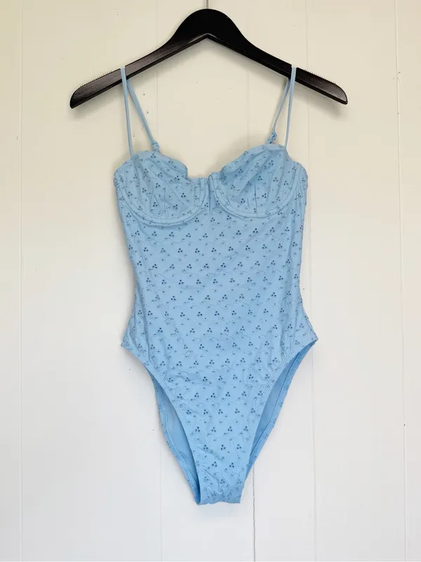 NWT J. CREW Blue Eyelet Balconette Underwire One-Piece Swimsuit CL724 Size 6 - Image 4