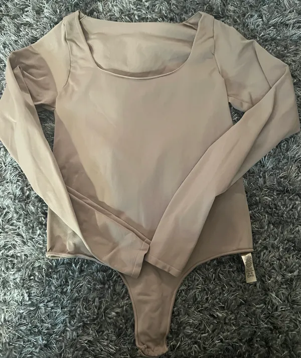 SKIMS Bodysuit - Image 2