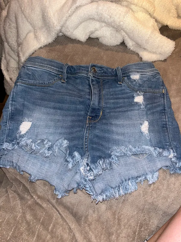 BUNDLE High Rise Red Short Shorts + Blue Denim Short Shorts + 🆓🎁 - Image 2