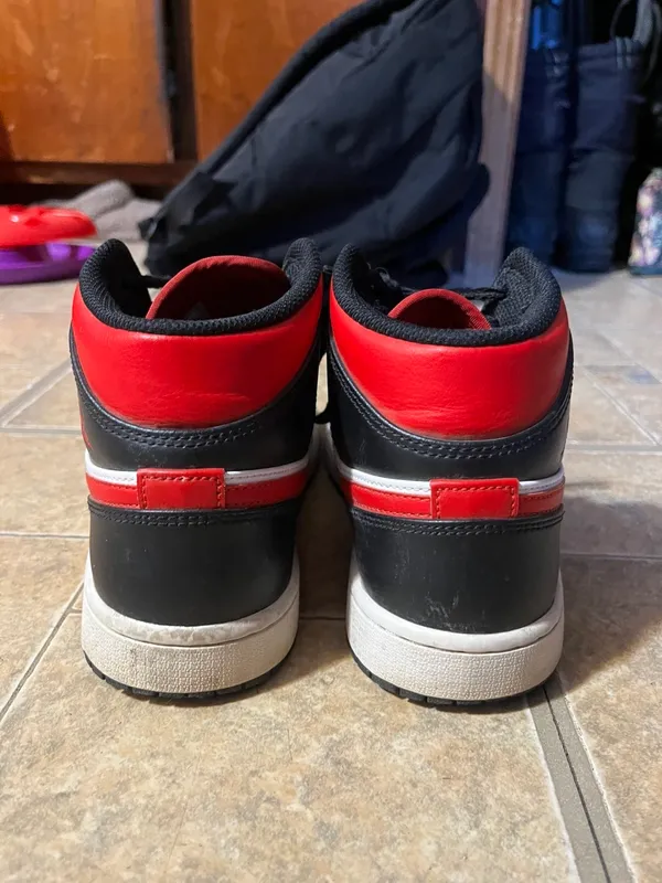 Jordan Retro Mid 1 Black Red - Image 5