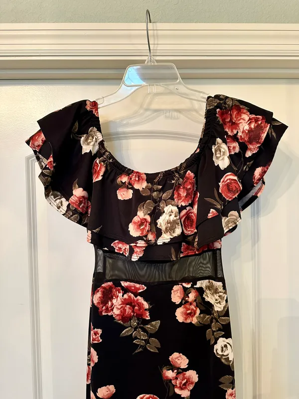 Minette - STUNNING Black and Floral Fit & Flare Off The Shoulder Dress! - Image 5