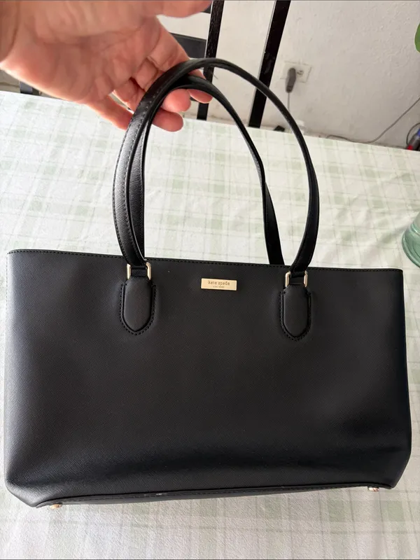 kate spade black leather tote with gold-tone plaque - Image 9