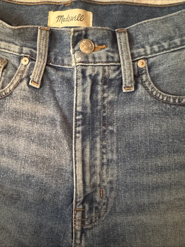 Madewell MomShortsBlue High-Rise Frayed Denim Shorts - Image 3