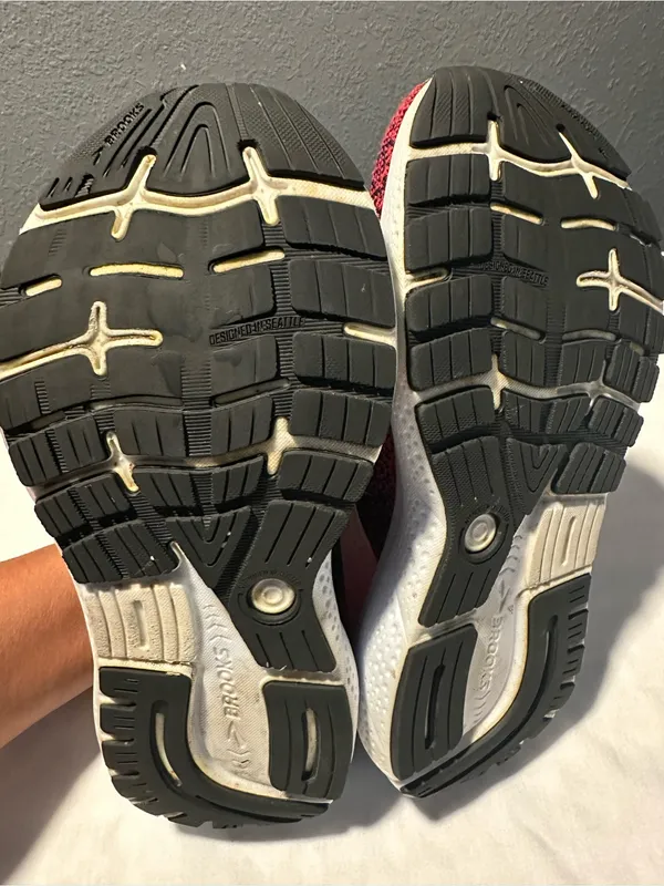 Brooks Women’s Navy & Pink Running Sneakers size 6 - Image 9