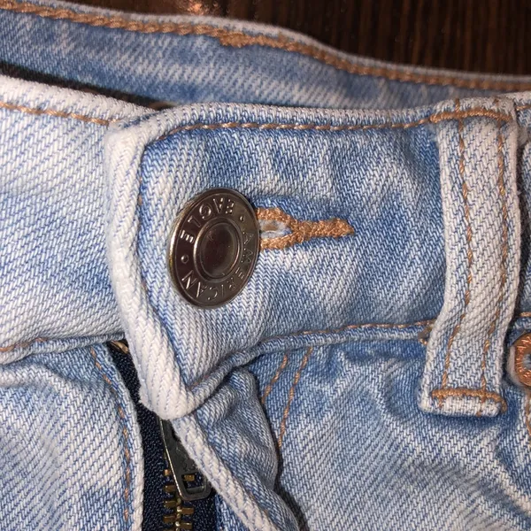American eagle outfitters baggy MOM shorts distressed size 4 - Image 2