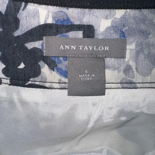 Ann Taylor blue watercolor floral business casual 6 pencil skirt - Image 2