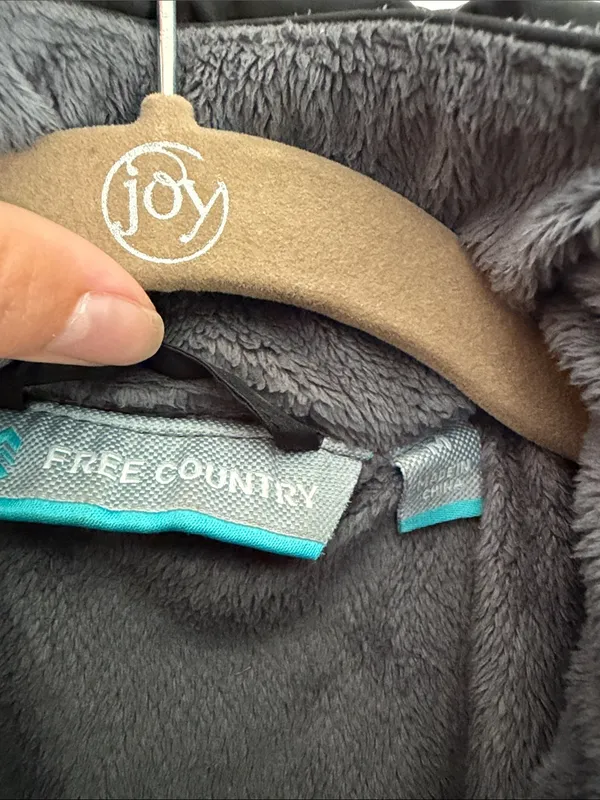 Free Country Quilted double zip Puffer Jacket in Black Woman’s size M - Image 2