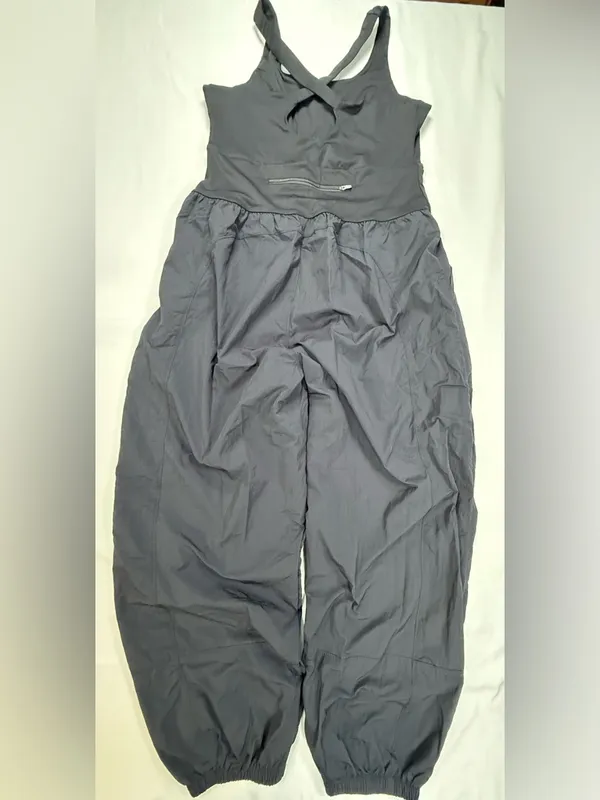 Sleeveless Black Cropped-Waist Jumpsuit with Elastic Ankles - Image 10
