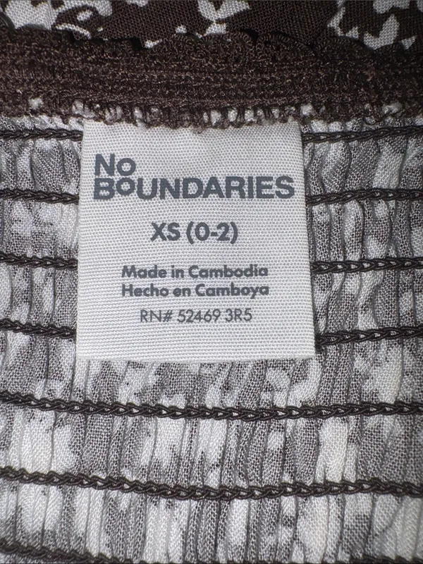 🎉4 for $20 NWT No Boundaries Fit and Flare Dress with Puff Sleeves, XS - Image 9