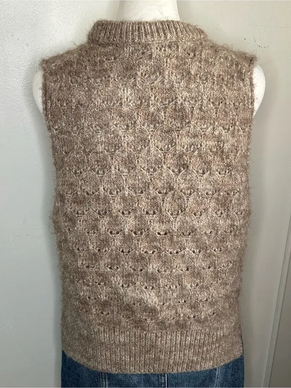 Universal Threads Taupe Fuzzy Pointelle Knit Sleeveless Crewneck Sweater Vest - Image 4