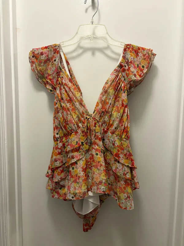 Slate & Willow Flutter Sleeve Tie Back Top - Image 2