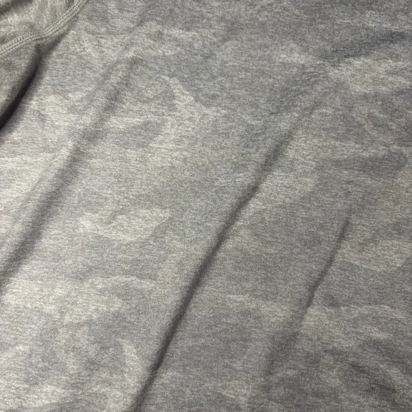Vuori Halo Essential Hoodie Pale Gray Camo Women's Pullover Size Small? - Image 4