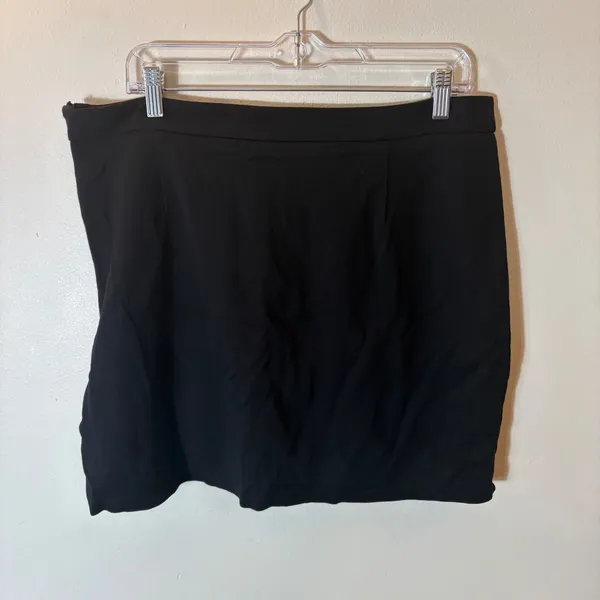 Princess Polly Black Mini Skort with Side Slit Size‎ US 12 - Image 3