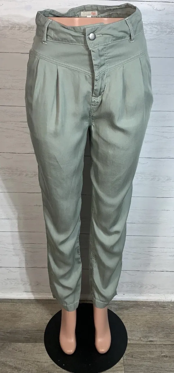 Gianni Bini green pleated tencel pants size Small high rise - Image 7