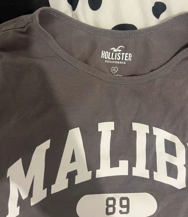 Hollister Baby Tee - Image 2