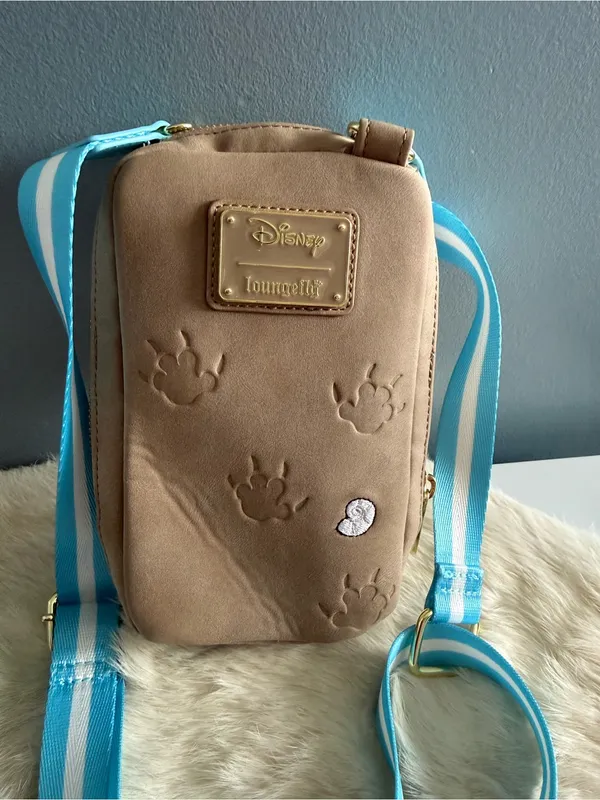 Loungefly Disney Lilo & Stitch Beach Towel Crossbody Bag - Image 5