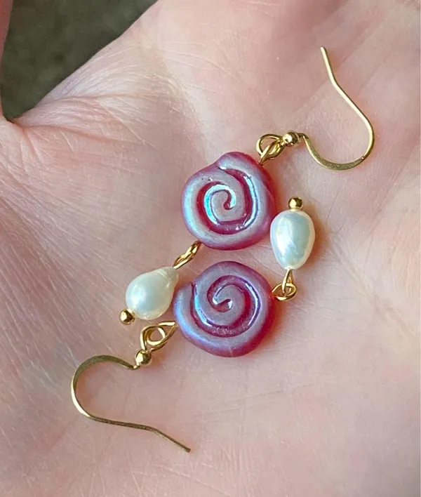Handmade boho grunge fairy whimsical funky style quality Czech glass swirl pearl dangle earrings🌀⭐️ - Image 6